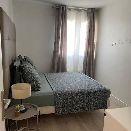 Tres Joli Appartement Mignon Confortable A Paris فينوف لا جارين المظهر الخارجي الصورة