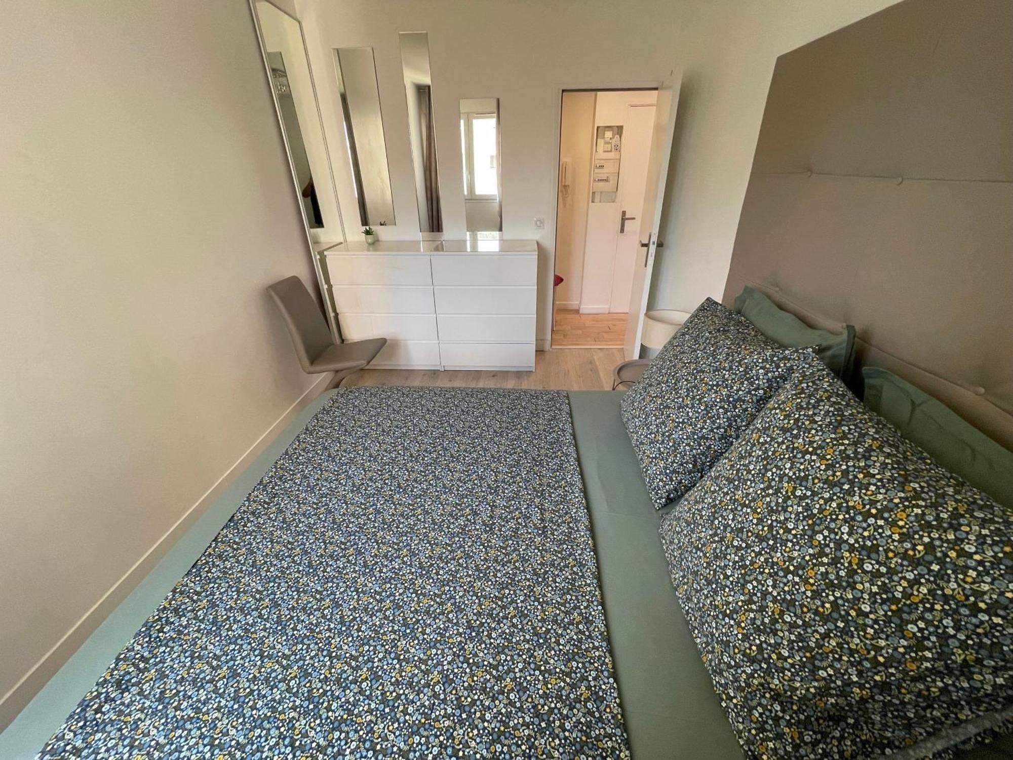 Tres Joli Appartement Mignon Confortable A Paris فينوف لا جارين المظهر الخارجي الصورة