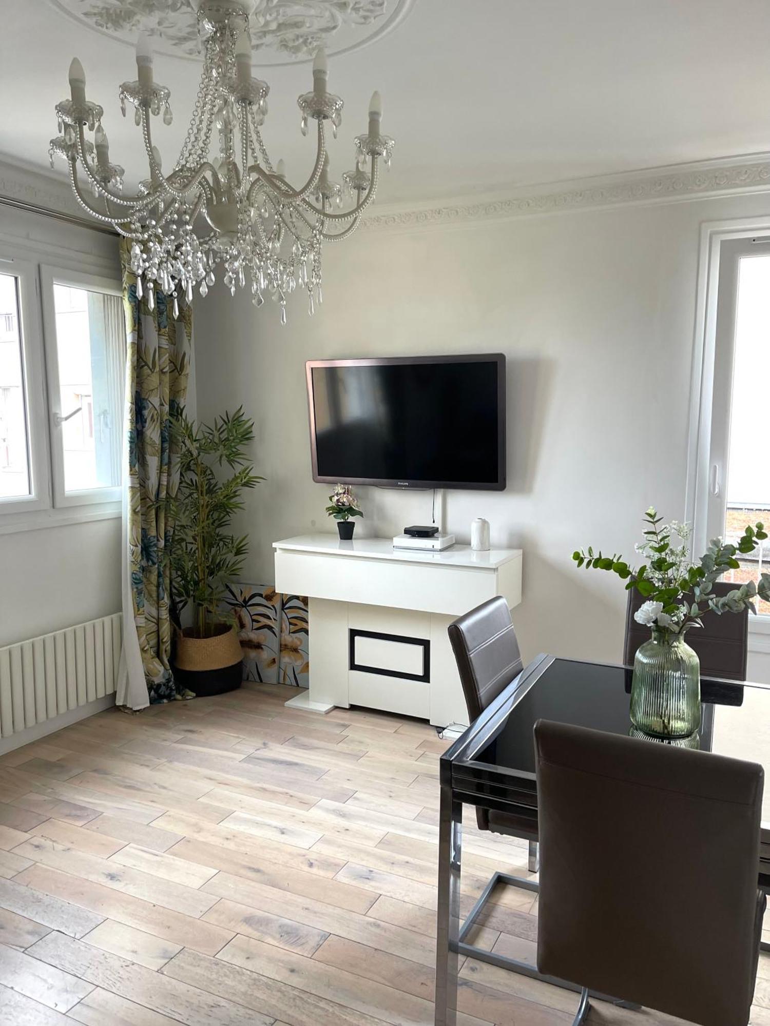 Tres Joli Appartement Mignon Confortable A Paris فينوف لا جارين المظهر الخارجي الصورة